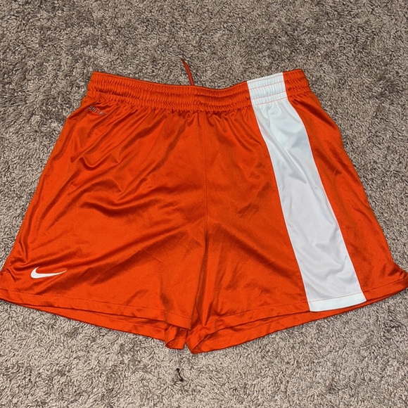 💜Nike athletics shorts - Picture 2 of 5